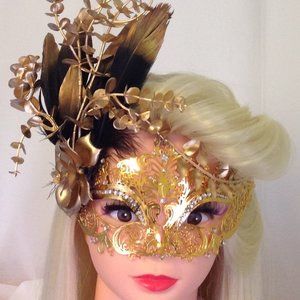 Serpentine Artistry luxury gold mask OS